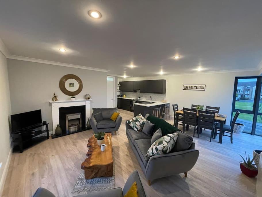 Entire Apartment , Centre Carrick-On-Shannon Екстер'єр фото