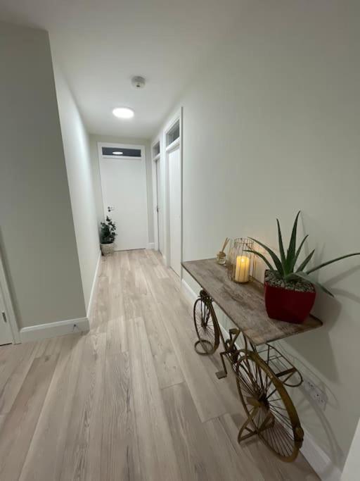 Entire Apartment , Centre Carrick-On-Shannon Екстер'єр фото