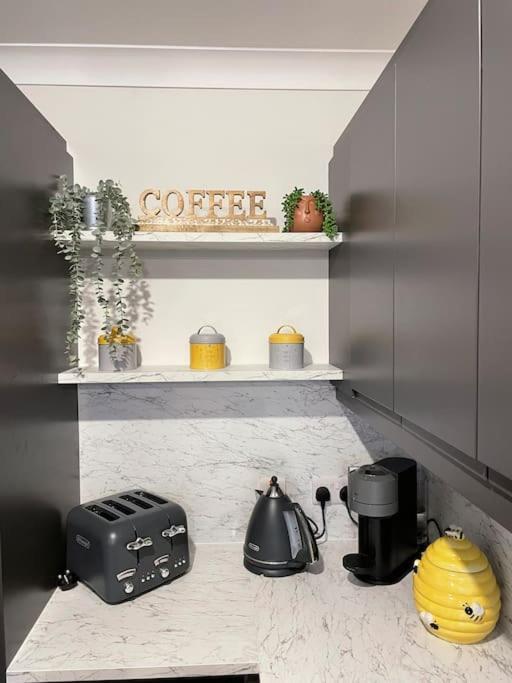 Entire Apartment , Centre Carrick-On-Shannon Екстер'єр фото