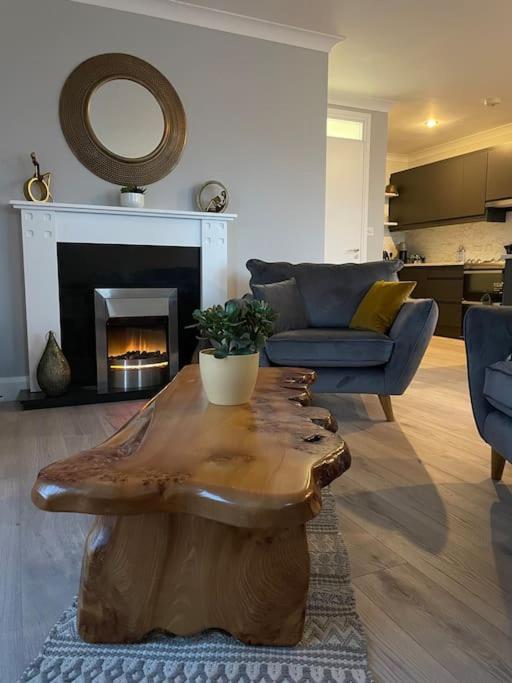 Entire Apartment , Centre Carrick-On-Shannon Екстер'єр фото